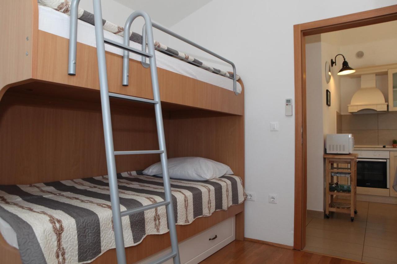 Sea View Apartment *