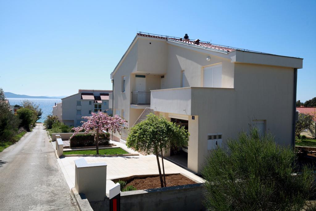 Sea View Apartment *